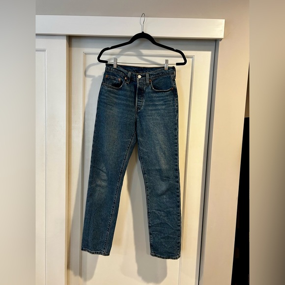 EUC Levi's 501 Original Fit jeans classic straight-leg denim style Size 26/30 - Picture 3 of 13